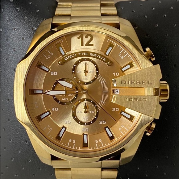 DZ4360 - Diesel Men’s Mega Chief
Case Size: 51mm
MSRP: $495 - Picture 1 of 8